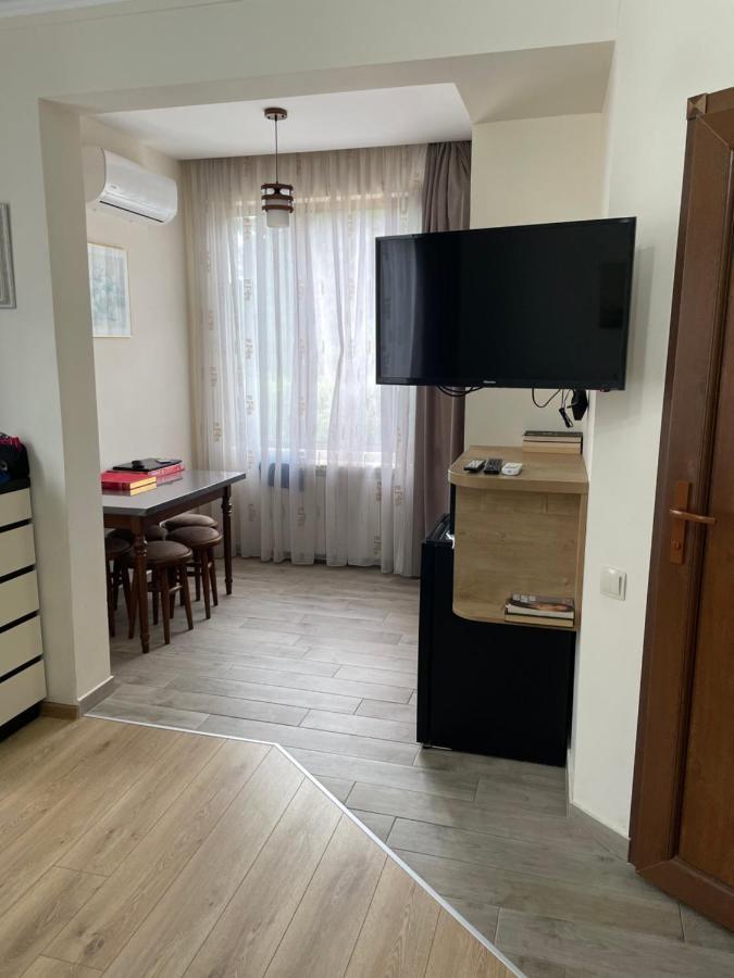 Гостевой дом TEMO 10 Батуми Экстерьер фото